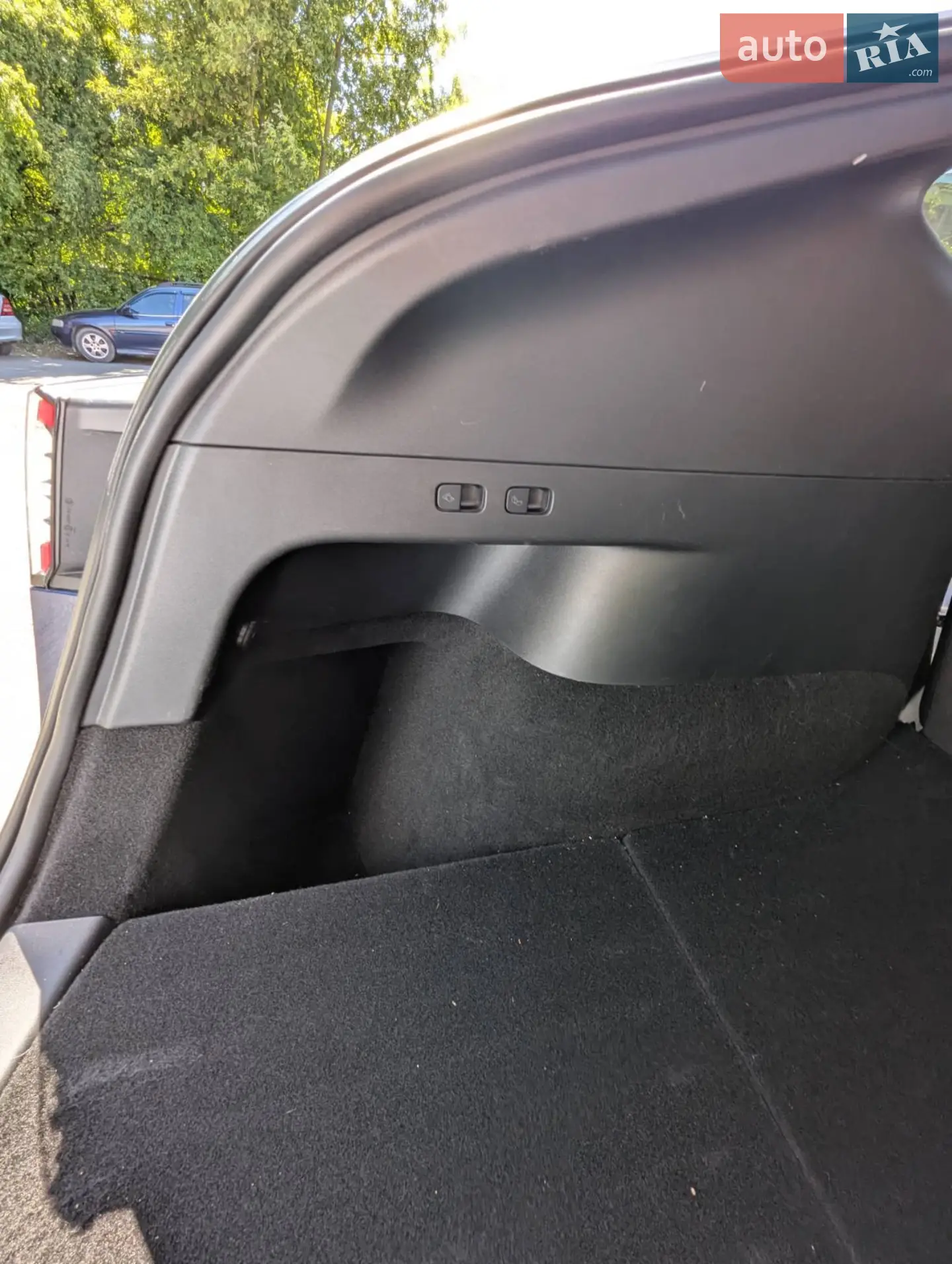 2021 Tesla Model Y - мініатюра 3