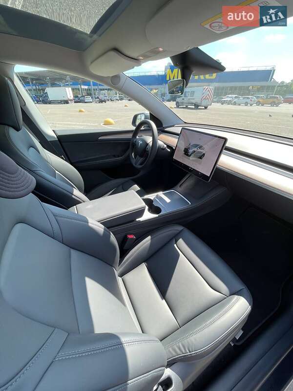 Внедорожник / Кроссовер Tesla Model Y 2023 в Киеве