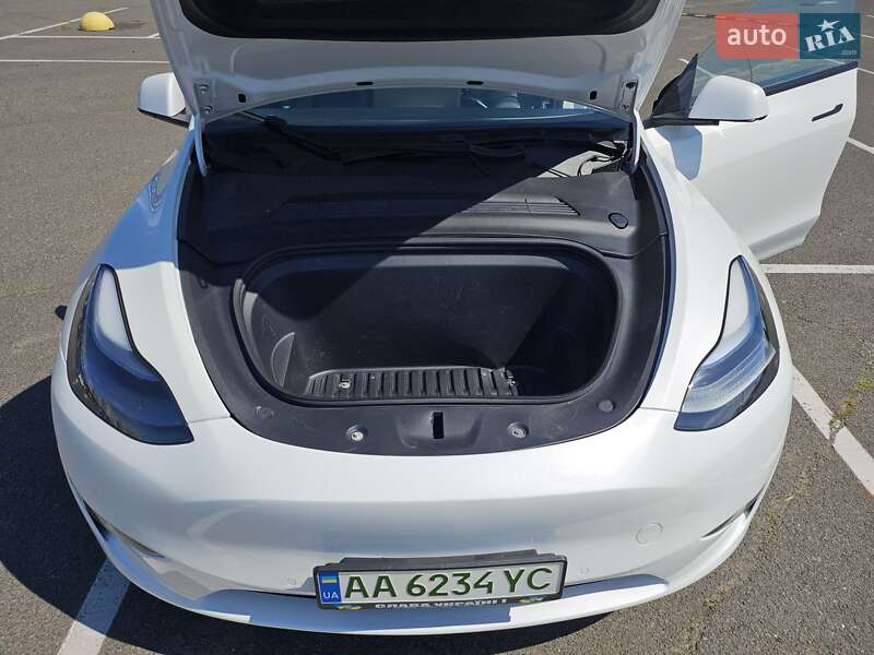Внедорожник / Кроссовер Tesla Model Y 2020 в Киеве