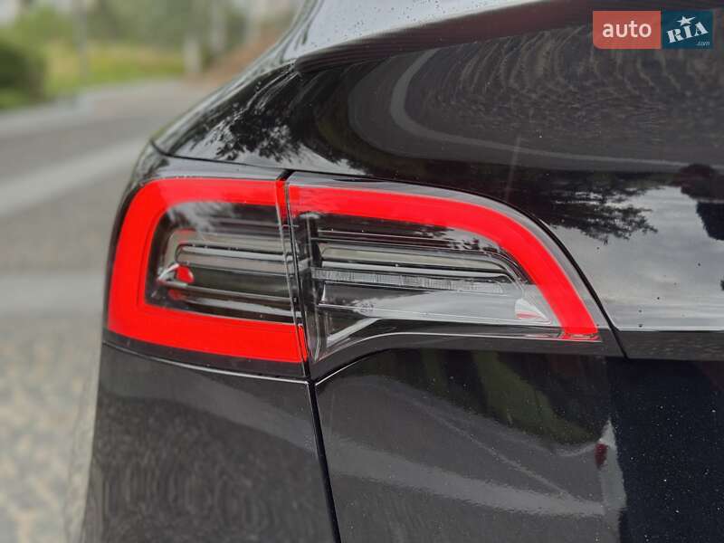 Внедорожник / Кроссовер Tesla Model Y 2024 в Днепре