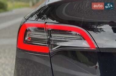 Внедорожник / Кроссовер Tesla Model Y 2024 в 