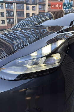 Внедорожник / Кроссовер Tesla Model Y 2024 в 
