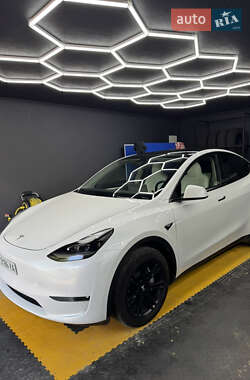 Позашляховик / Кросовер Tesla Model Y 2023 в 