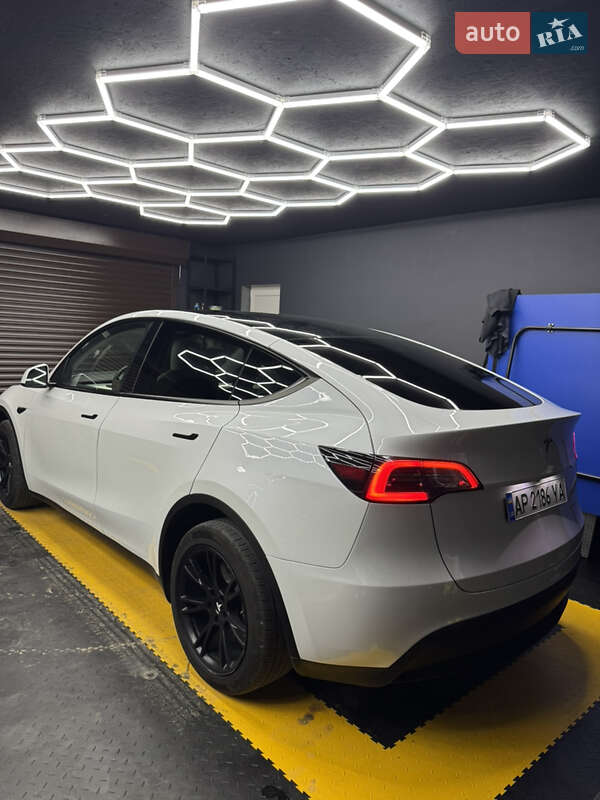 Внедорожник / Кроссовер Tesla Model Y 2023 в Запорожье