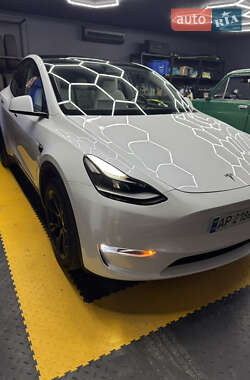 Позашляховик / Кросовер Tesla Model Y 2023 в 