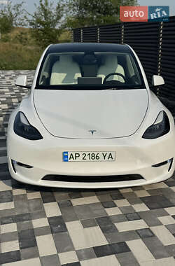 Позашляховик / Кросовер Tesla Model Y 2023 в 