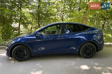 Внедорожник / Кроссовер Tesla Model Y 2023 в 