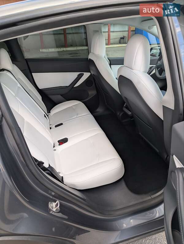 Внедорожник / Кроссовер Tesla Model Y 2022 в Киеве