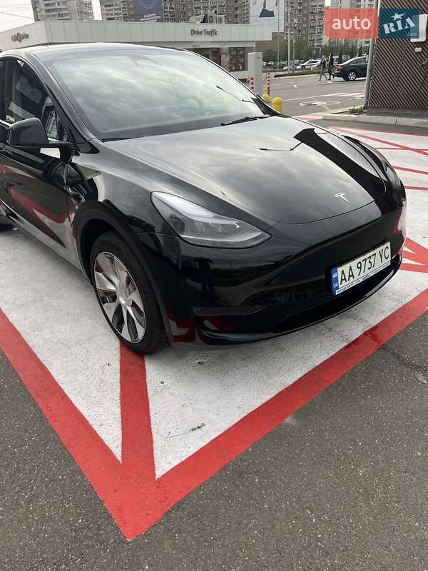 Внедорожник / Кроссовер Tesla Model Y 2024 в Киеве