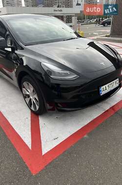 Внедорожник / Кроссовер Tesla Model Y 2024 в 