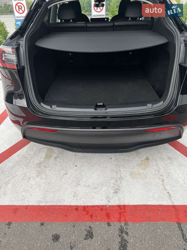 Внедорожник / Кроссовер Tesla Model Y 2024 в Киеве