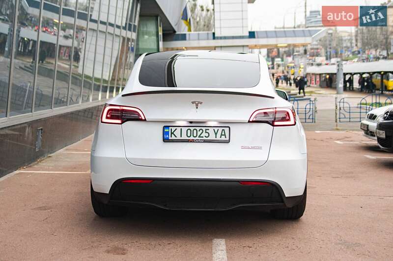 Внедорожник / Кроссовер Tesla Model Y 2022 в Киеве