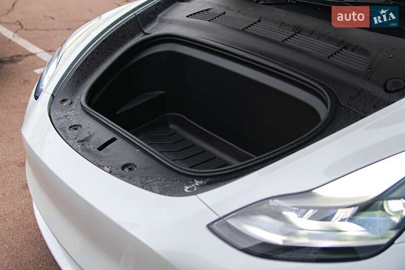 Внедорожник / Кроссовер Tesla Model Y 2022 в Киеве