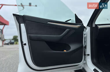 Внедорожник / Кроссовер Tesla Model Y 2022 в 