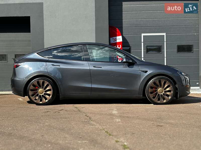 Внедорожник / Кроссовер Tesla Model Y 2023 в Киеве