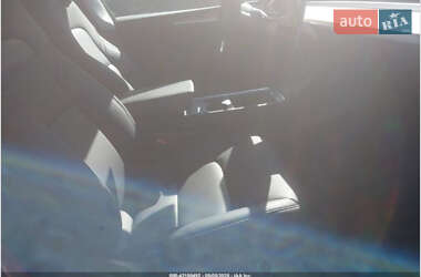 Позашляховик / Кросовер Tesla Model Y 2024 в 