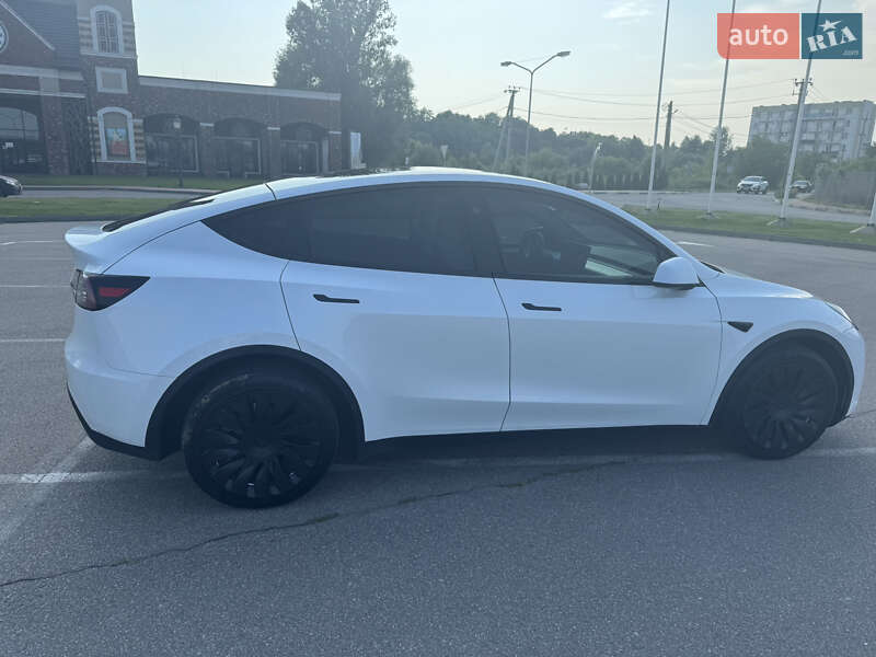 Внедорожник / Кроссовер Tesla Model Y 2023 в Киеве
