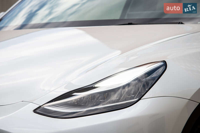 Внедорожник / Кроссовер Tesla Model Y 2021 в Львове