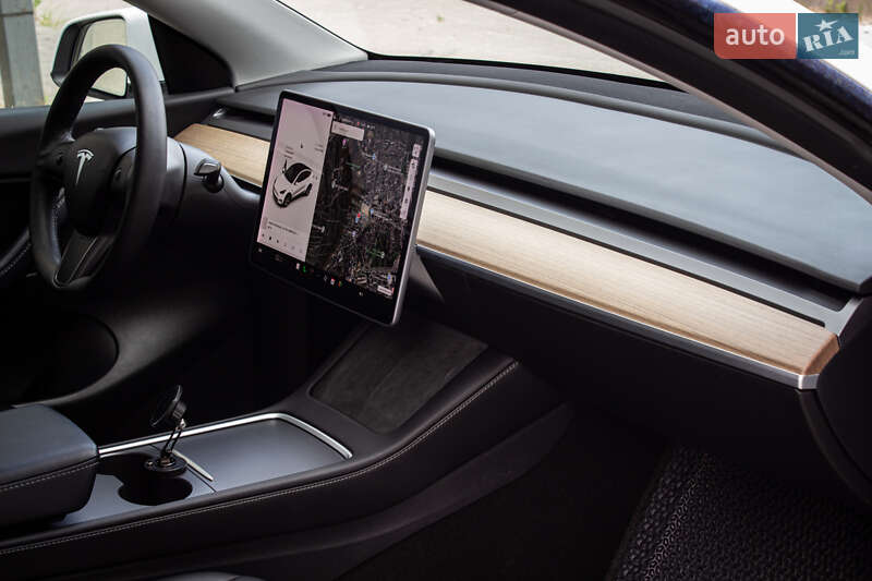 Внедорожник / Кроссовер Tesla Model Y 2021 в Львове