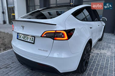 Внедорожник / Кроссовер Tesla Model Y 2023 в 