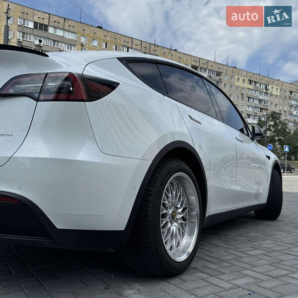 Внедорожник / Кроссовер Tesla Model Y 2022 в Днепре