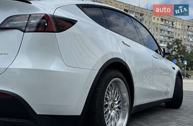 Внедорожник / Кроссовер Tesla Model Y 2022 в 