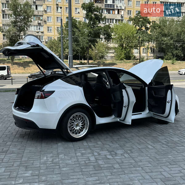Внедорожник / Кроссовер Tesla Model Y 2022 в Днепре