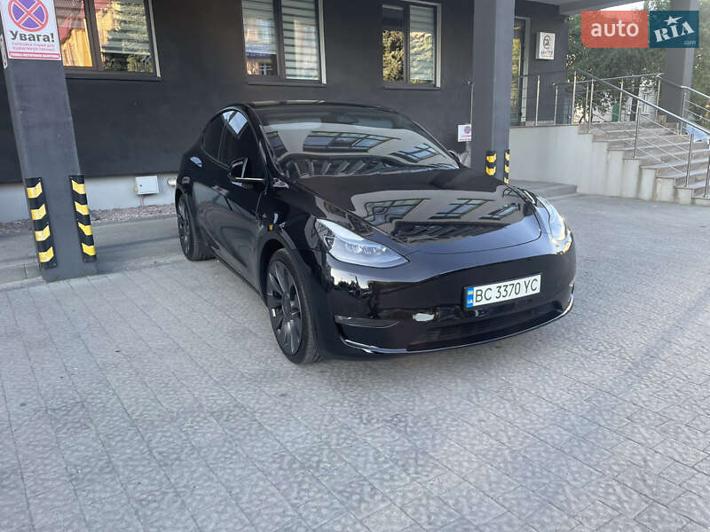 Tesla Model Y 2021