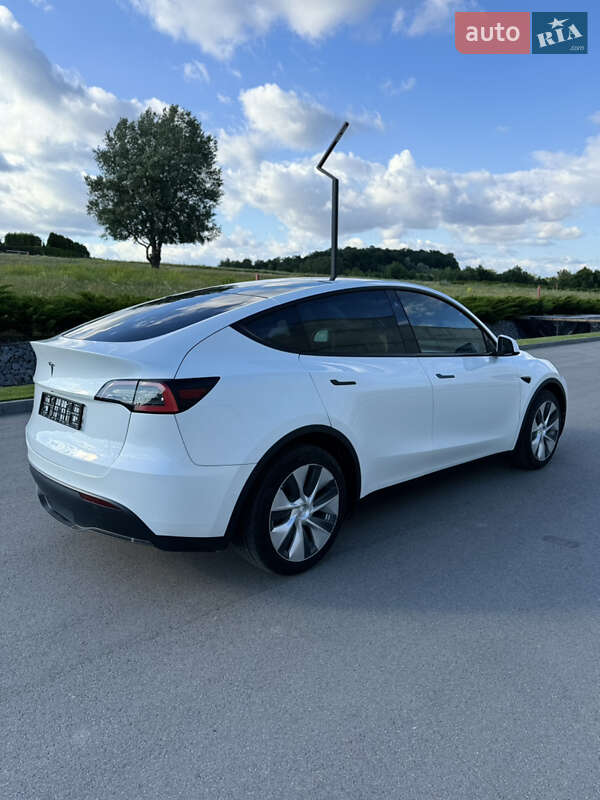 Внедорожник / Кроссовер Tesla Model Y 2020 в Киеве