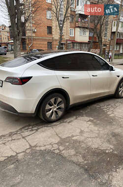 Внедорожник / Кроссовер Tesla Model Y 2021 в 