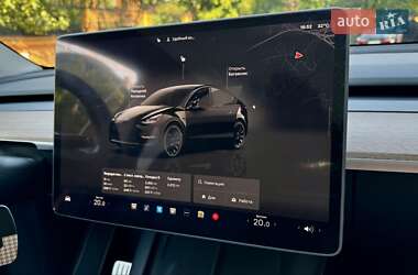 Позашляховик / Кросовер Tesla Model Y 2024 в 