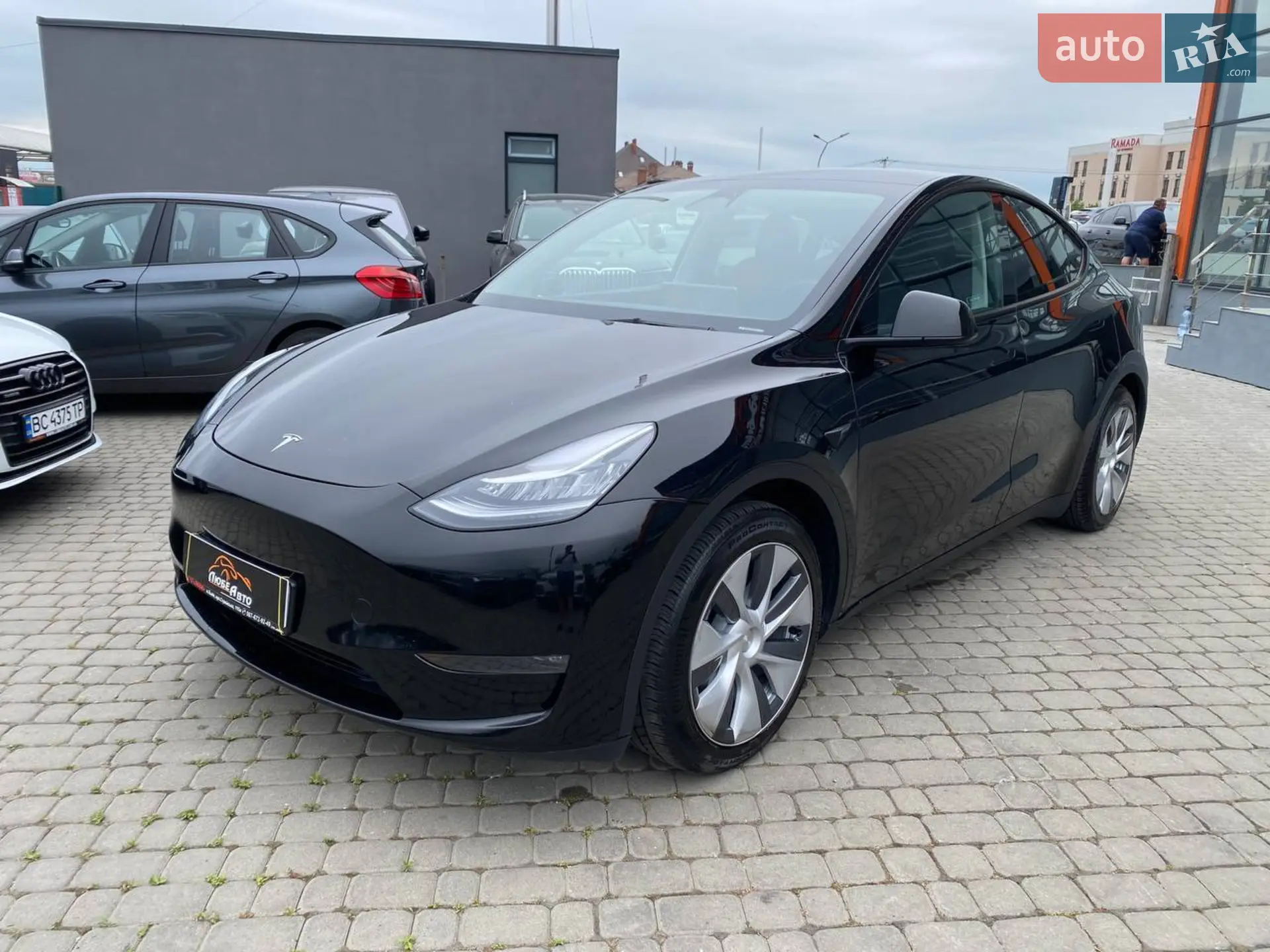 2023 Tesla Model Y - мініатюра 3