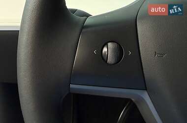Позашляховик / Кросовер Tesla Model Y 2022 в 
