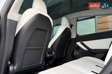 Позашляховик / Кросовер Tesla Model Y 2022 в 