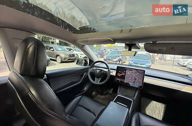 Позашляховик / Кросовер Tesla Model Y 2021 в 