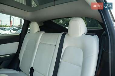 Позашляховик / Кросовер Tesla Model Y 2021 в 