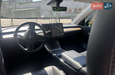 Позашляховик / Кросовер Tesla Model Y 2021 в 