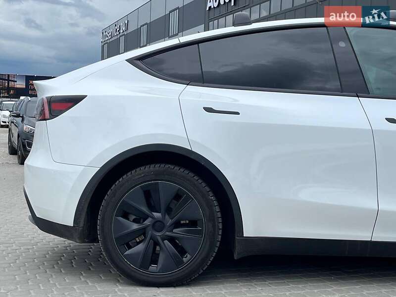 Позашляховик / Кросовер Tesla Model Y 2024 в Львові