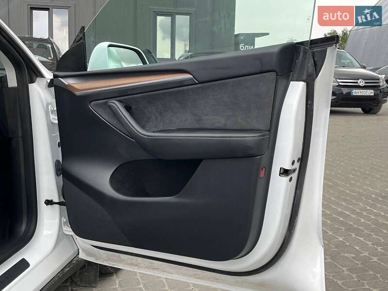 Позашляховик / Кросовер Tesla Model Y 2024 в Львові