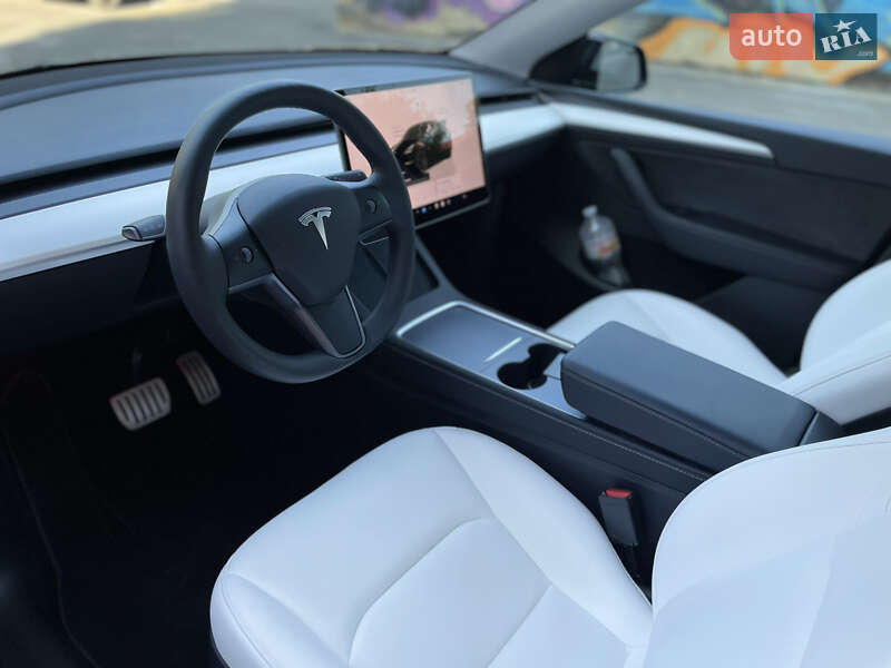 Внедорожник / Кроссовер Tesla Model Y 2024 в Одессе