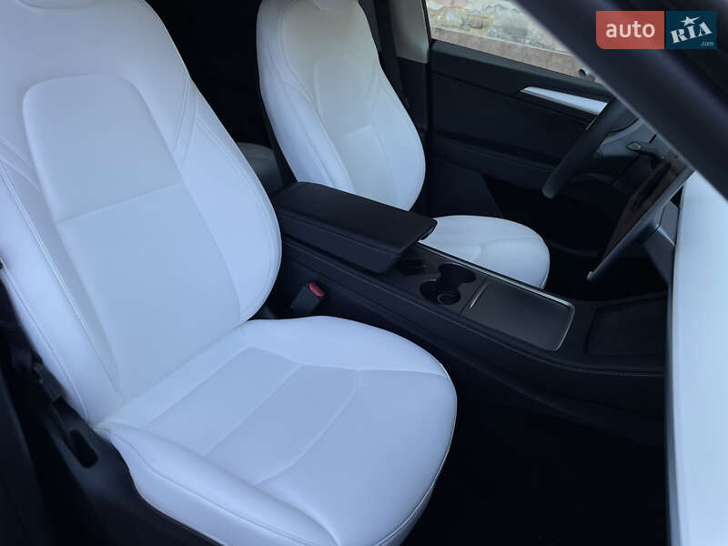 Внедорожник / Кроссовер Tesla Model Y 2024 в Одессе