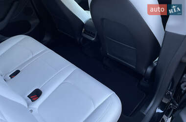 Позашляховик / Кросовер Tesla Model Y 2024 в 
