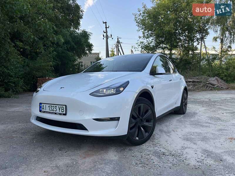 Tesla Model Y 2024