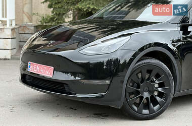 Позашляховик / Кросовер Tesla Model Y 2023 в 