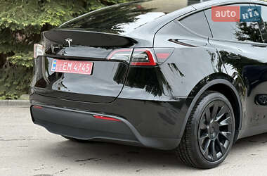 Позашляховик / Кросовер Tesla Model Y 2023 в 