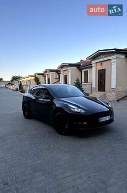 Позашляховик / Кросовер Tesla Model Y 2022 в 