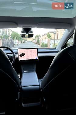 Позашляховик / Кросовер Tesla Model Y 2022 в 