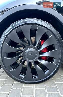 Позашляховик / Кросовер Tesla Model Y 2022 в 