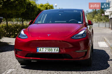 Tesla Model Y 2024