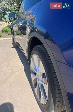 Позашляховик / Кросовер Tesla Model Y 2024 в 